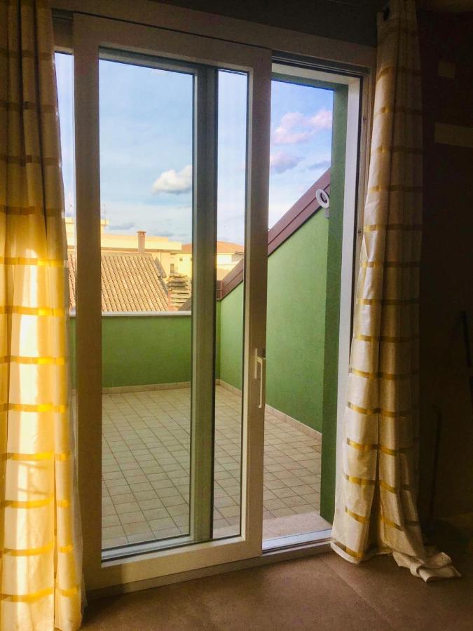 Residenza Elena Daire Rimini Dış mekan fotoğraf