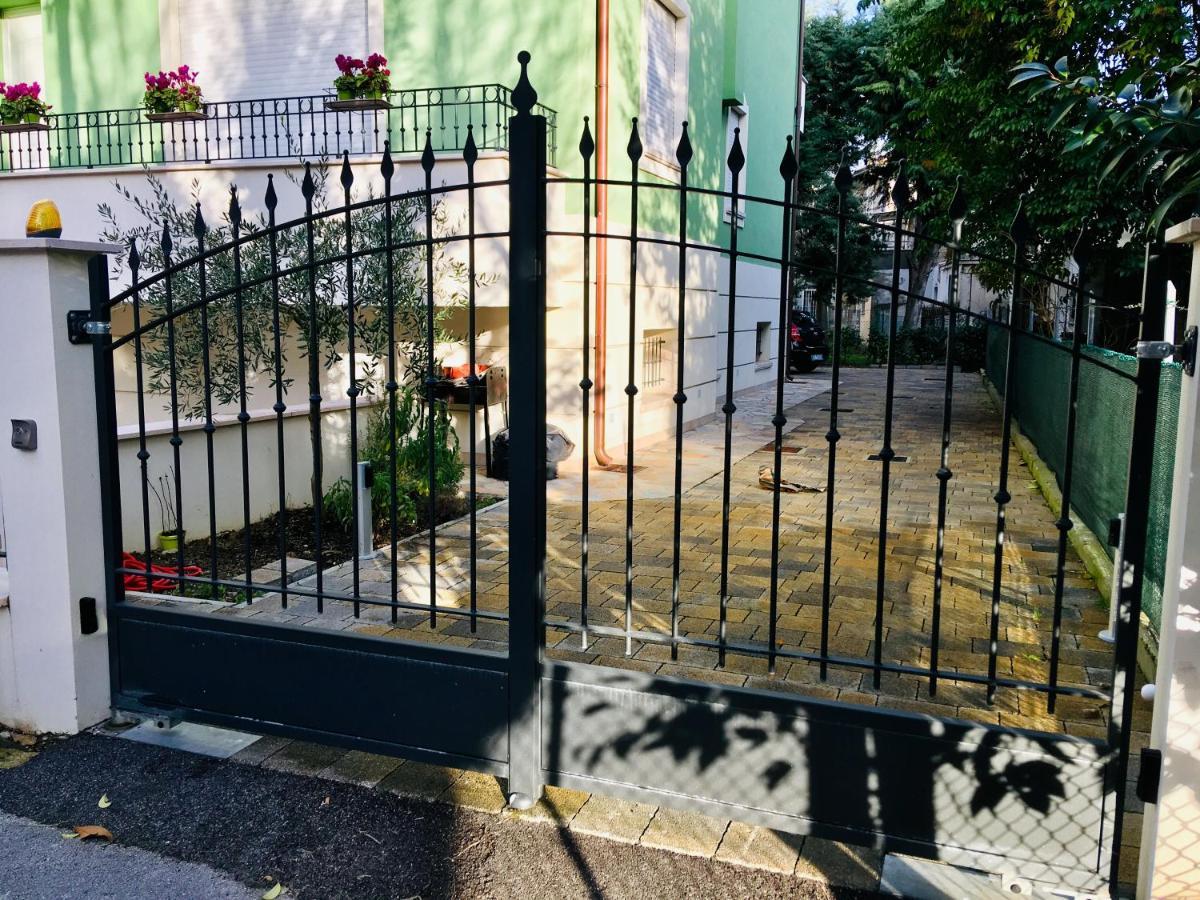 Residenza Elena Daire Rimini Dış mekan fotoğraf
